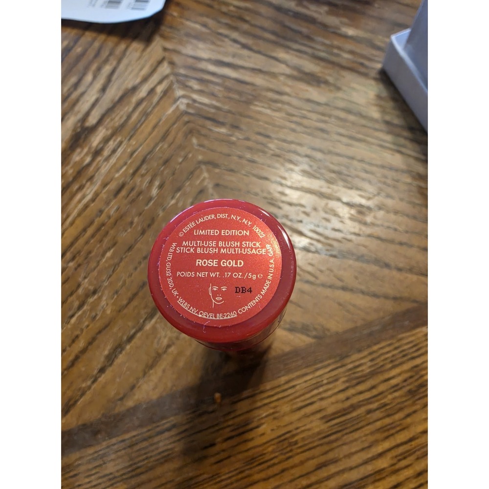 Estee Lauder Limited Edition Multi Use Blush Stick In Rose Gold .17oz Full Size - Picture 2 of 5
